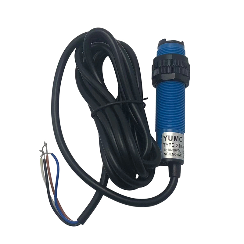 YUMO Retro-reflective Photoelectric Sensor with Reflector G18-3B2NC